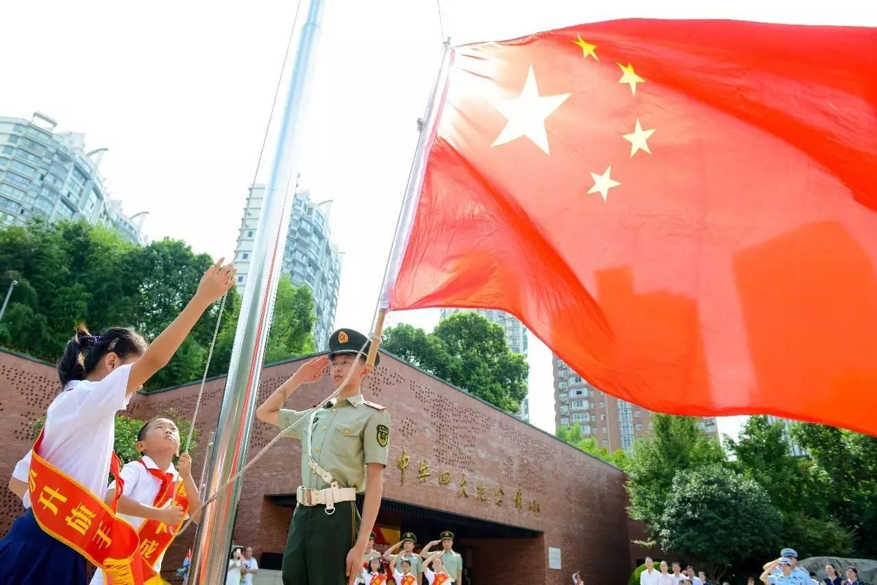 如何让女生主动来找你呢？游戏画面